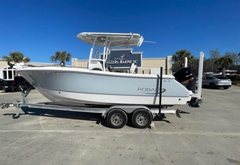 2020 Robalo R230 Alloy Gray Boat